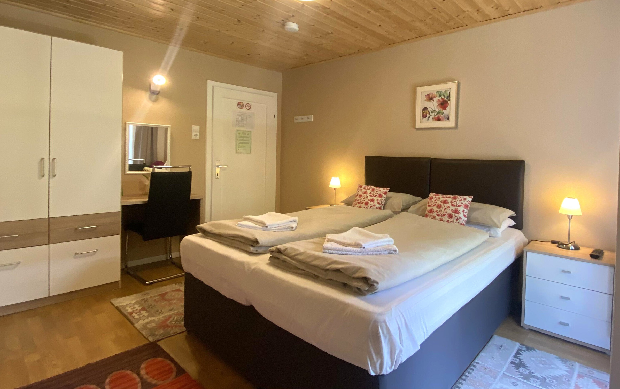 warmes alpines Doppelzimmer